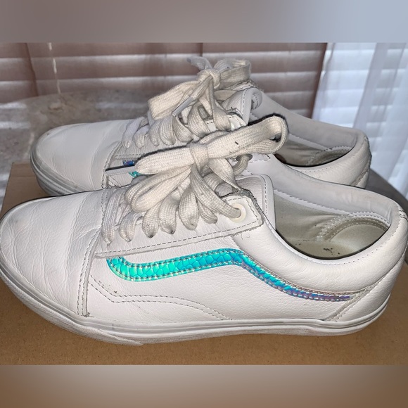 Women’s 7 White Old Skool Vans - Picture 3 of 5